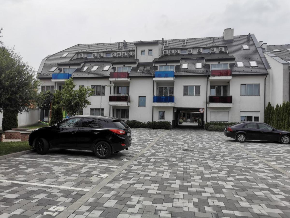 Szabo Apartman Sárvár Exteriér fotografie